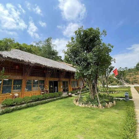 Om Tara Retreat Hotel Yen Bai Екстериор снимка